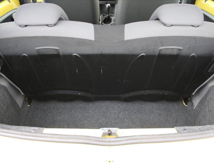 Peugeot 107 Hatchback 998,0 50 kw