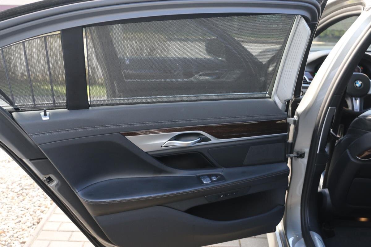BMW Řada 7 Sedan / Limuzína 3,0 l 294 kw