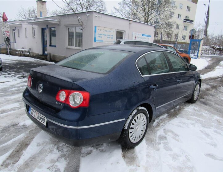 Volkswagen Passat Sedan 2,0 l 103 kw