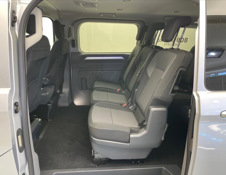 Volkswagen Caravelle 18