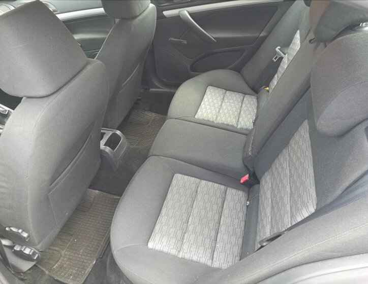 Škoda Octavia Sedan / Limuzína 1,6 l 77 kw