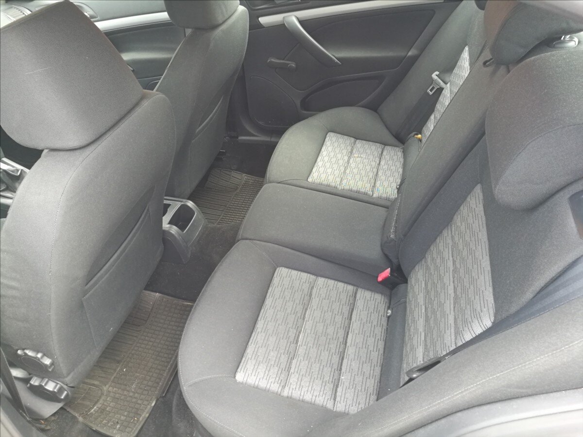 Škoda Octavia Sedan / Limuzína 1,6 l 77 kw