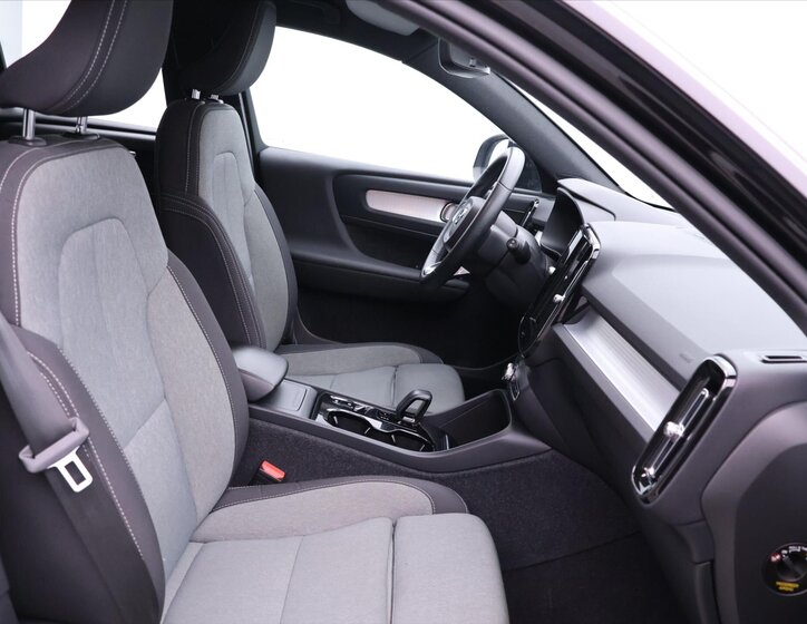 Volvo XC40 SUV 2,0 l 145 kw