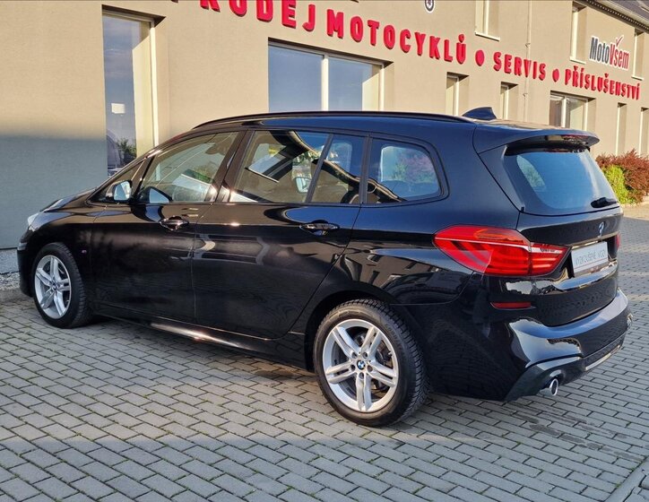 BMW Řada 2 7