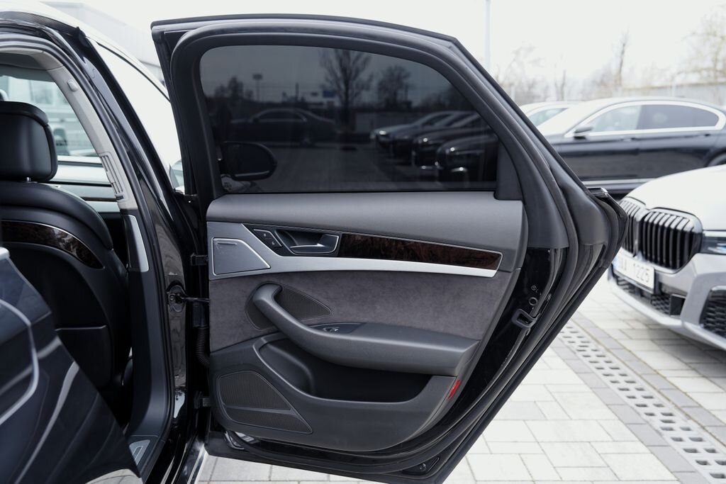 Audi A8 Sedan / Limuzína 3,0 l 213 kw