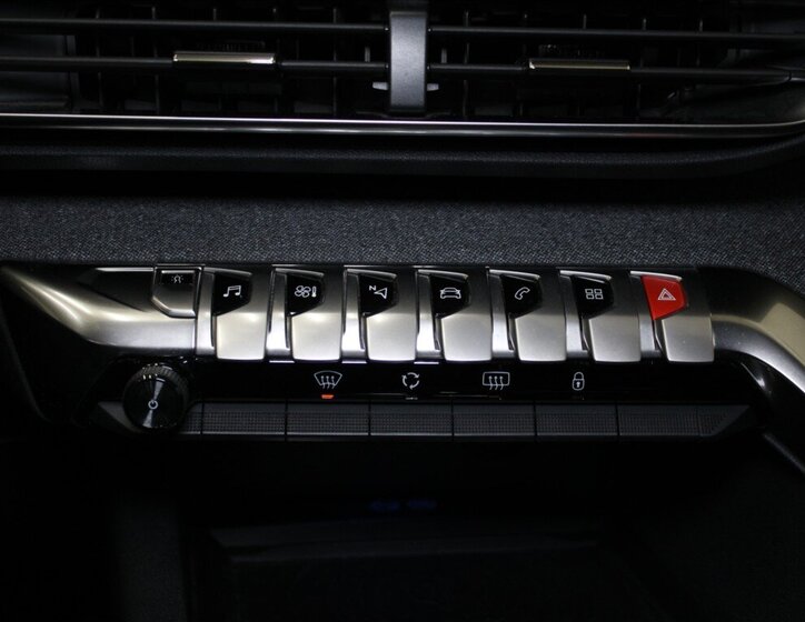 Peugeot 3008 SUV / Terénní 1,2 l 96 kw