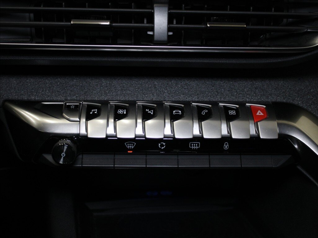 Peugeot 3008 SUV / Terénní 1,2 l 96 kw