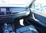 BMW X5 SUV / Terénní 3,0 l 225 kw