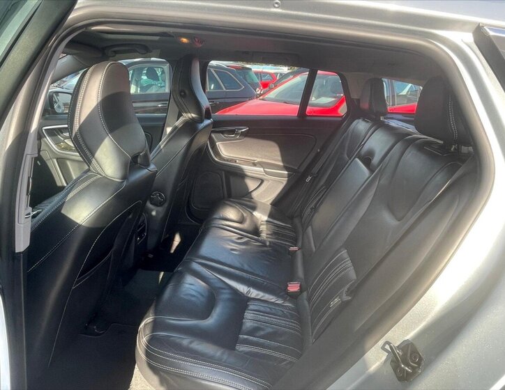 Volvo V60 Kombi 2,4 l 158 kw