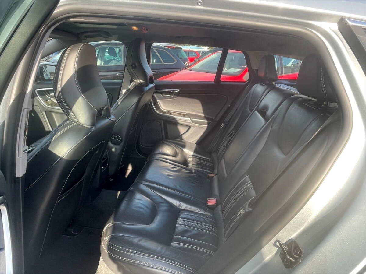 Volvo V60 Kombi 2,4 l 158 kw