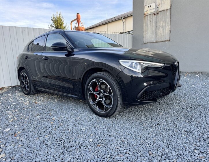 Alfa Romeo Stelvio SUV 2,0 l 206 kw