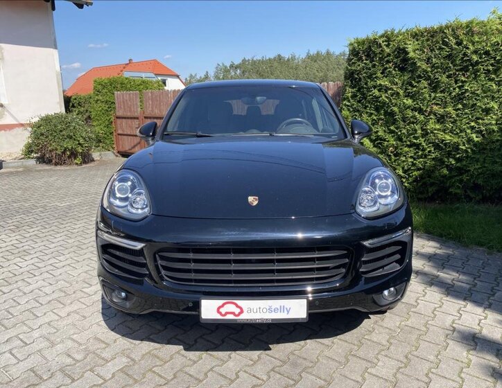 Porsche Cayenne SUV 3,0 l 184 kw