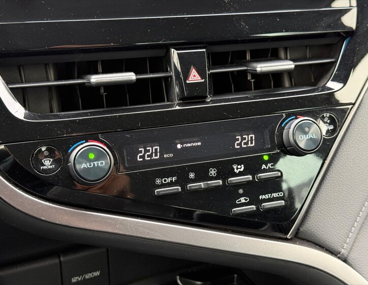 Toyota Camry Sedan / Limuzína 2,5 l 131 kw