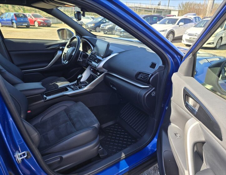 Mitsubishi Eclipse Cross CUV / Crossover 2,4 l 72 kw