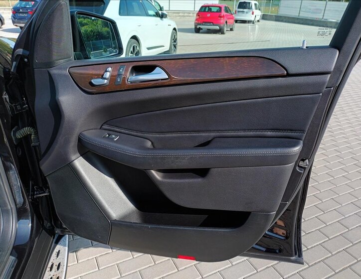 Mercedes-Benz GLS SUV / Terénní 3,0 l 190 kw