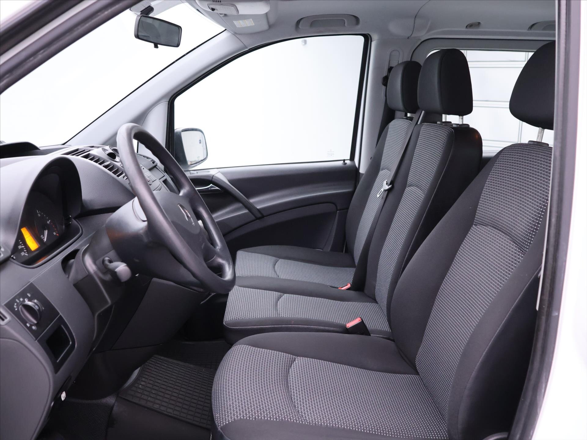 Mercedes-Benz Vito Kombi 2,1 l 70 kw