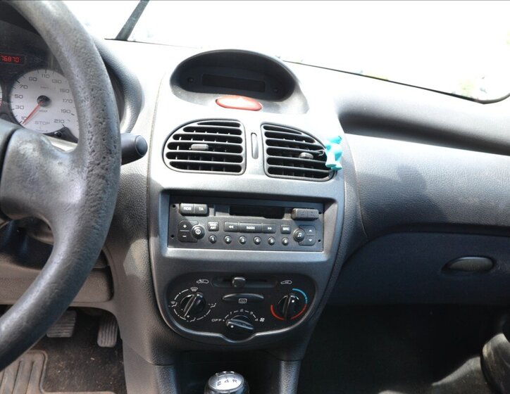 Peugeot 206 Hatchback 1,4 l 50 kw