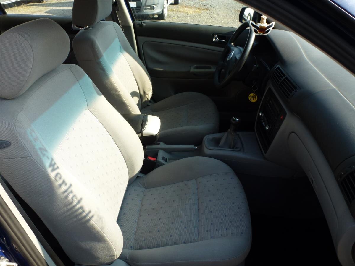 Volkswagen Passat Kombi 1,6 l 74 kw