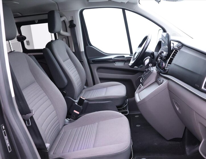 Ford Tourneo Custom Kombi 2,0 l 125 kw