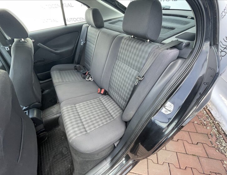 Škoda Octavia Sedan / Limuzína 1,6 l 75 kw