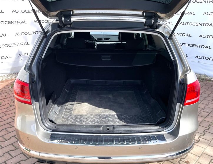 Volkswagen Passat 10