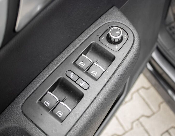 Volkswagen Sharan MPV 2,0 l 103 kw