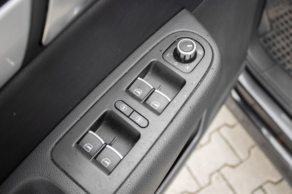 Volkswagen Sharan MPV 2,0 l 103 kw