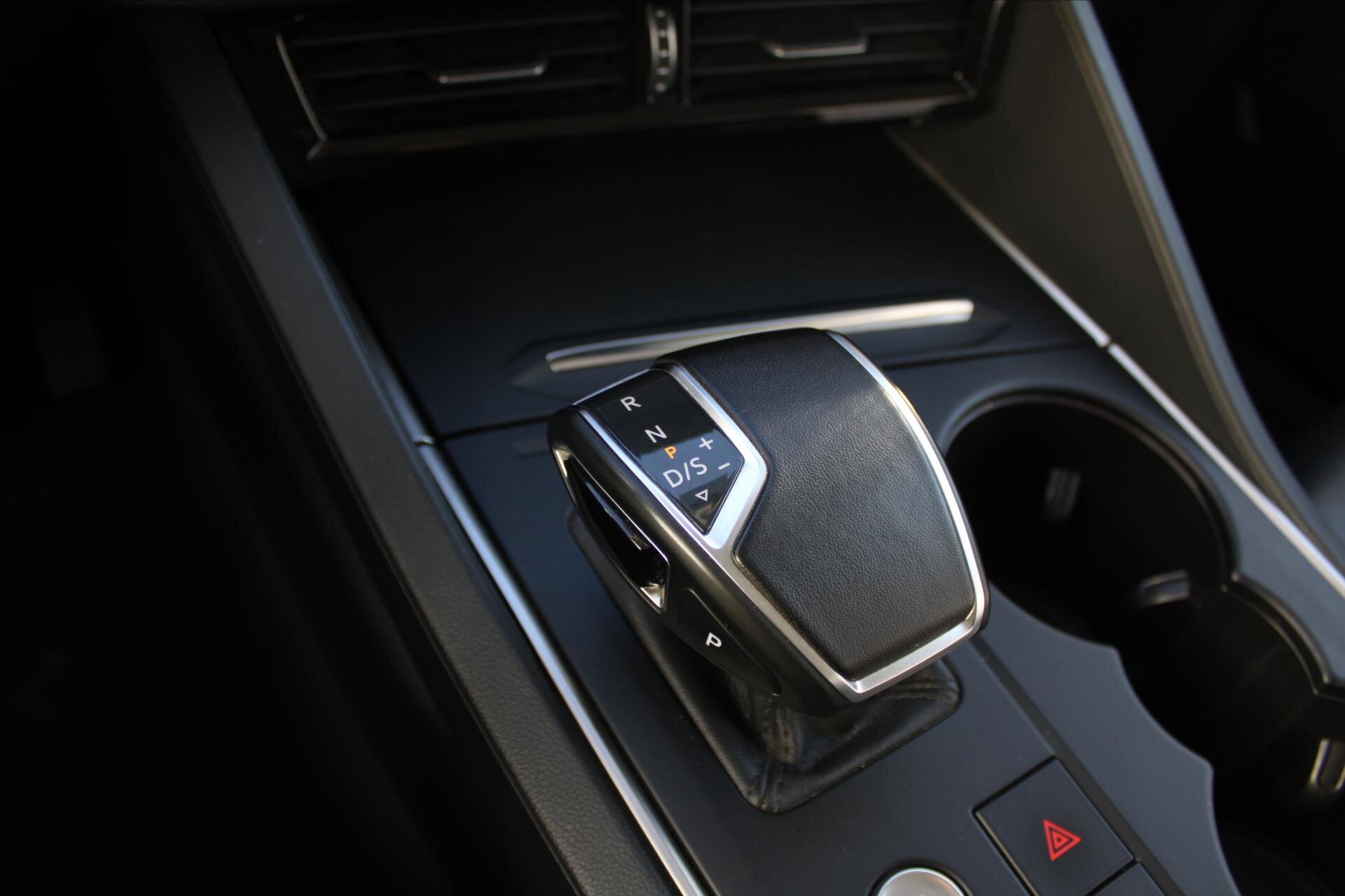 Volkswagen Touareg SUV / Terénní 3,0 l 170 kw