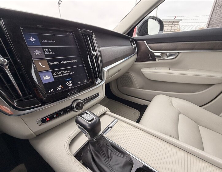 Volvo V90 Kombi 2,0 l 184 kw