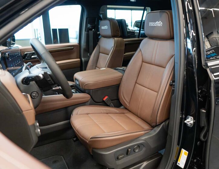 Chevrolet Suburban SUV 6,2 l 313 kw