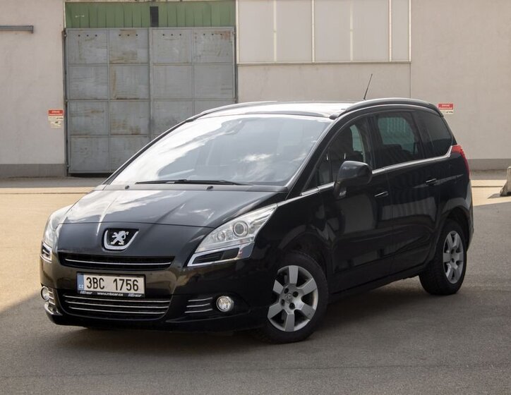 Peugeot 5008 SUV / Terénní 2,0 l 110 kw