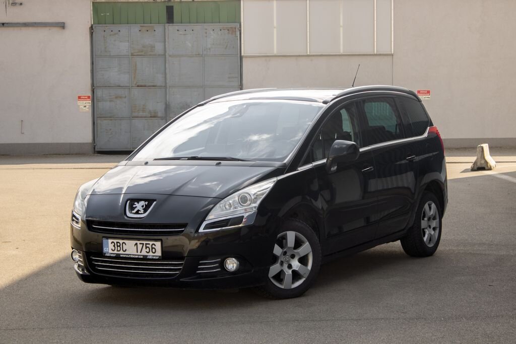 Peugeot 5008 SUV / Terénní 2,0 l 110 kw