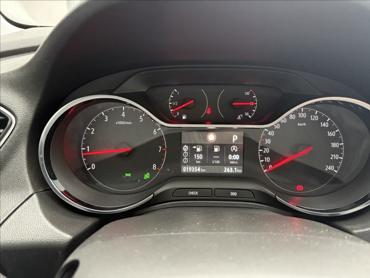 Opel Grandland X Sedan / Limuzína 1,2 l 96 kw