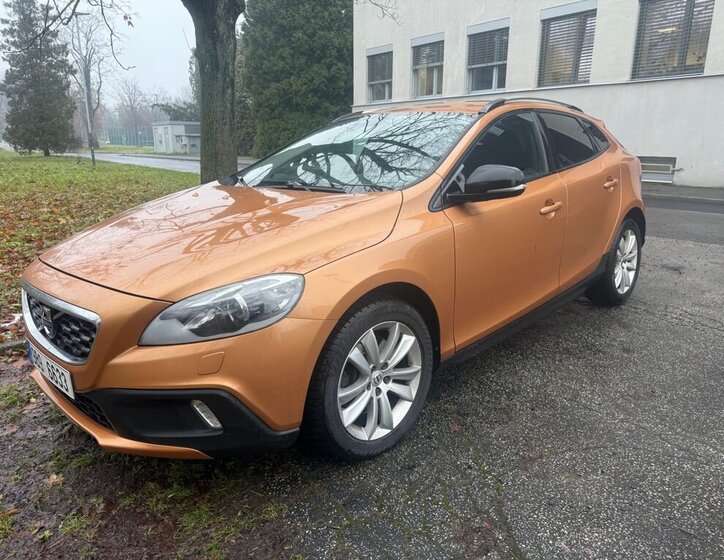 Volvo V40 1