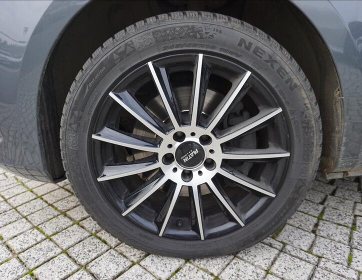 Mercedes-Benz Třídy V 8