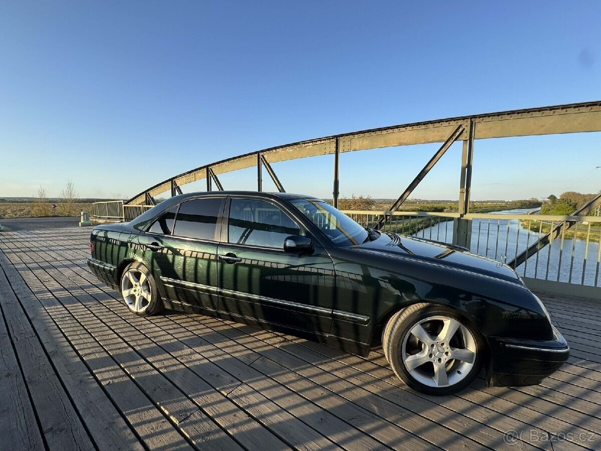 Mercedes-Benz Ostatní Sedan / Limuzína 0,0 145 kw