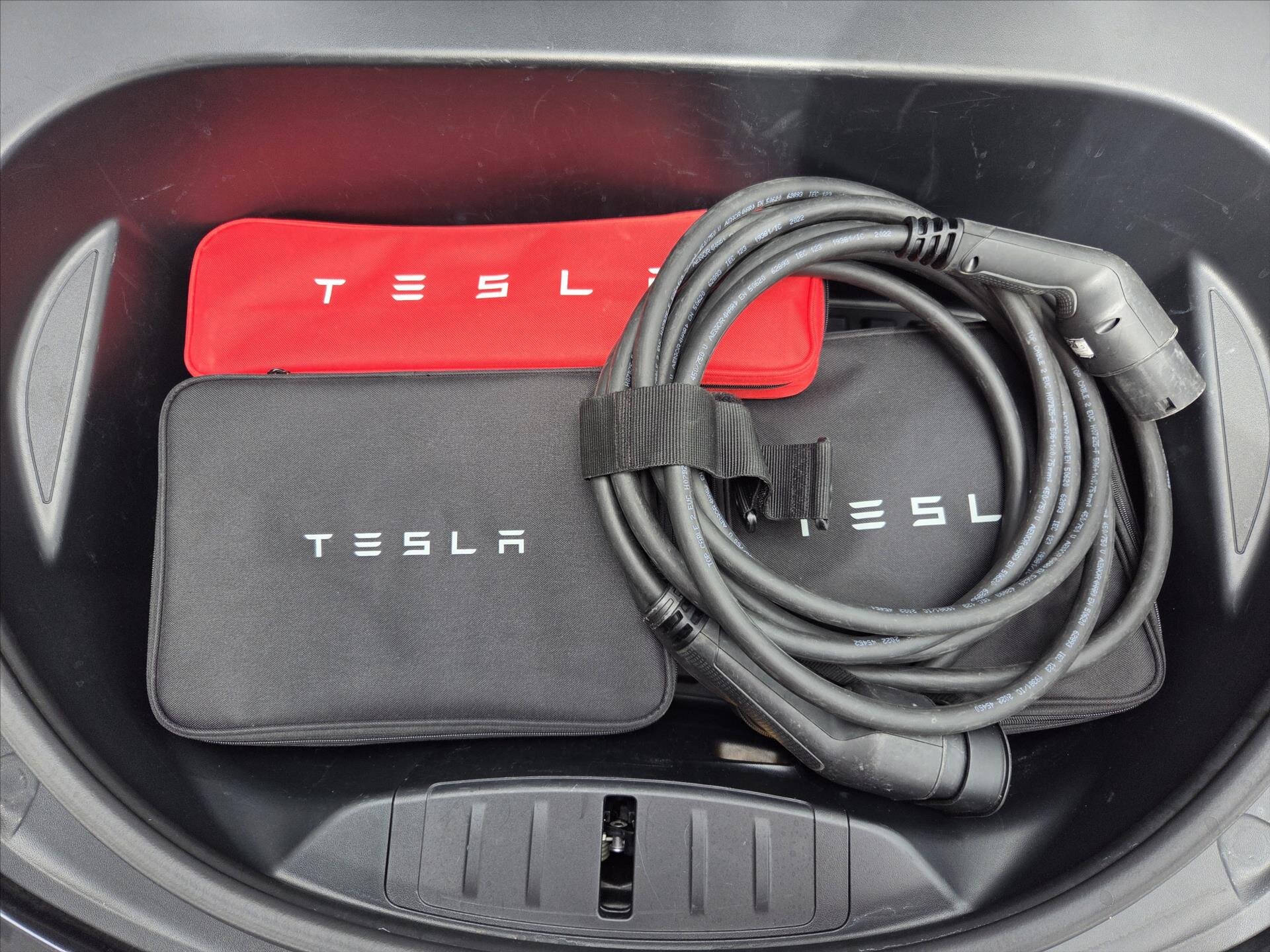 Tesla Model 3 Sedan / Limuzína 0,0 208 kw