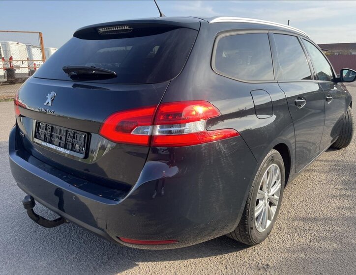 Peugeot 308 Kombi 1,5 l 96 kw