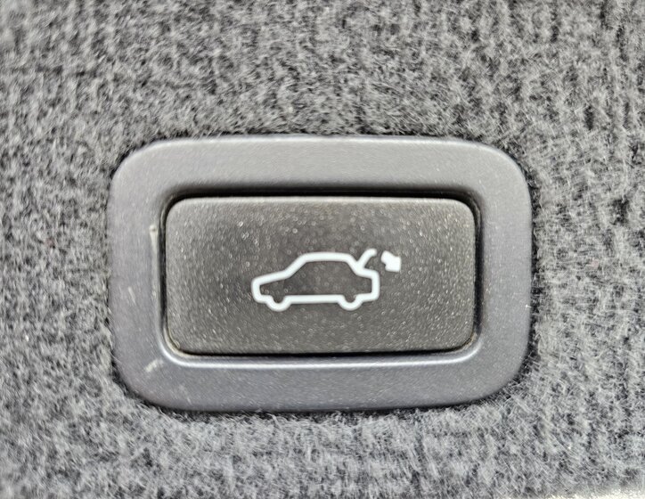 Volvo XC70 Kombi 2,0 l 133 kw