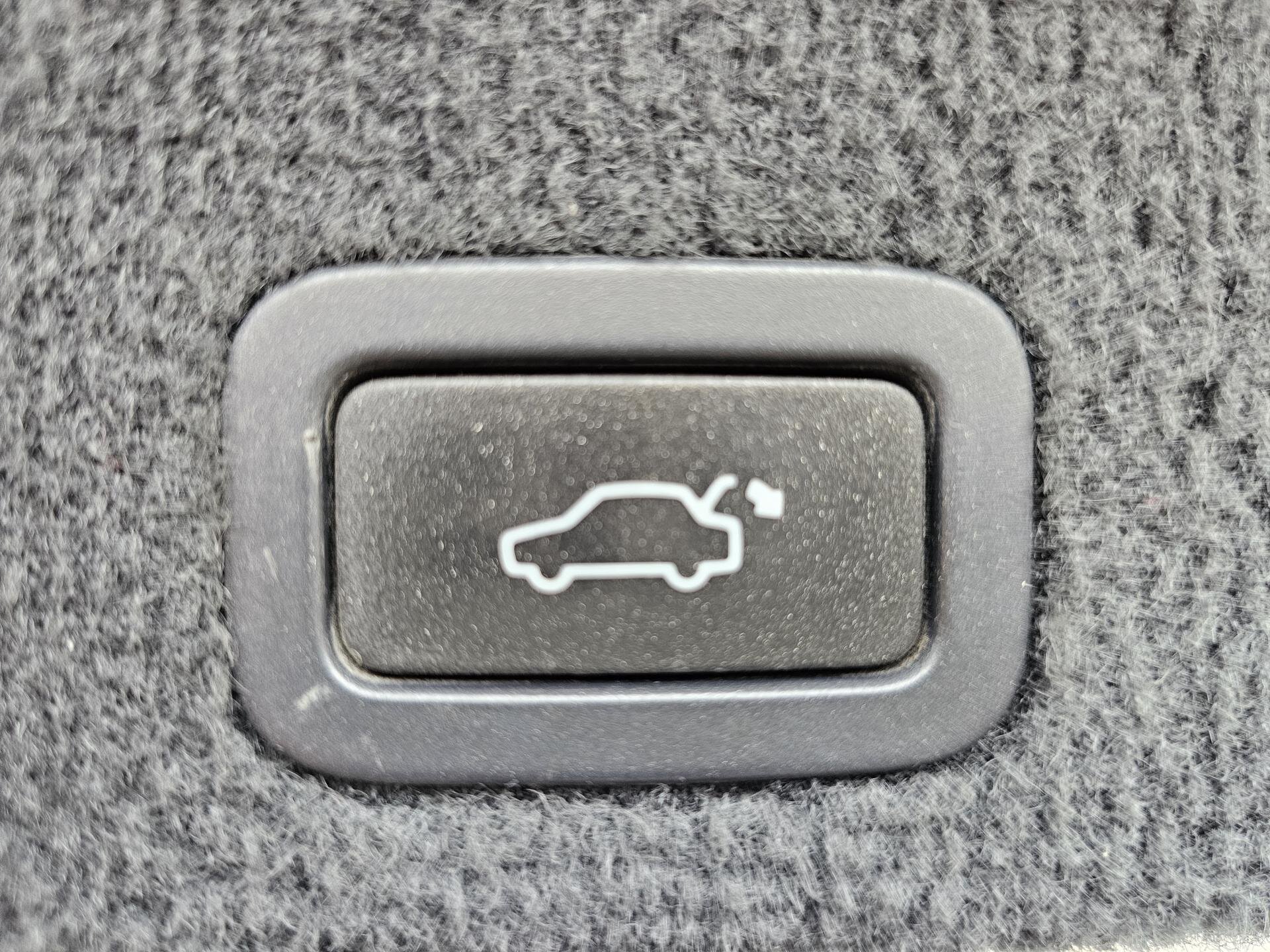 Volvo XC70 Kombi 2,0 l 133 kw