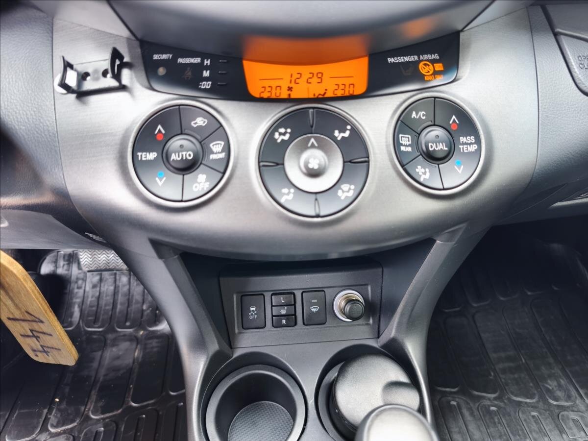 Toyota RAV4 Kombi 2,0 l 116 kw