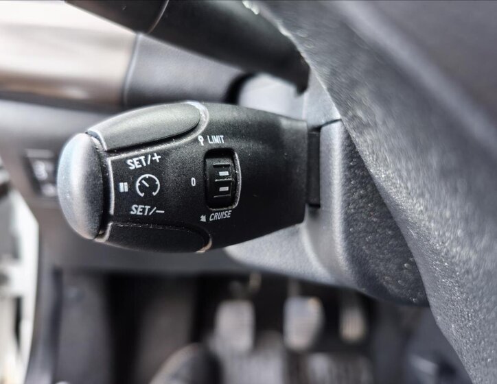 Peugeot 301 Sedan 1,2 l 60 kw