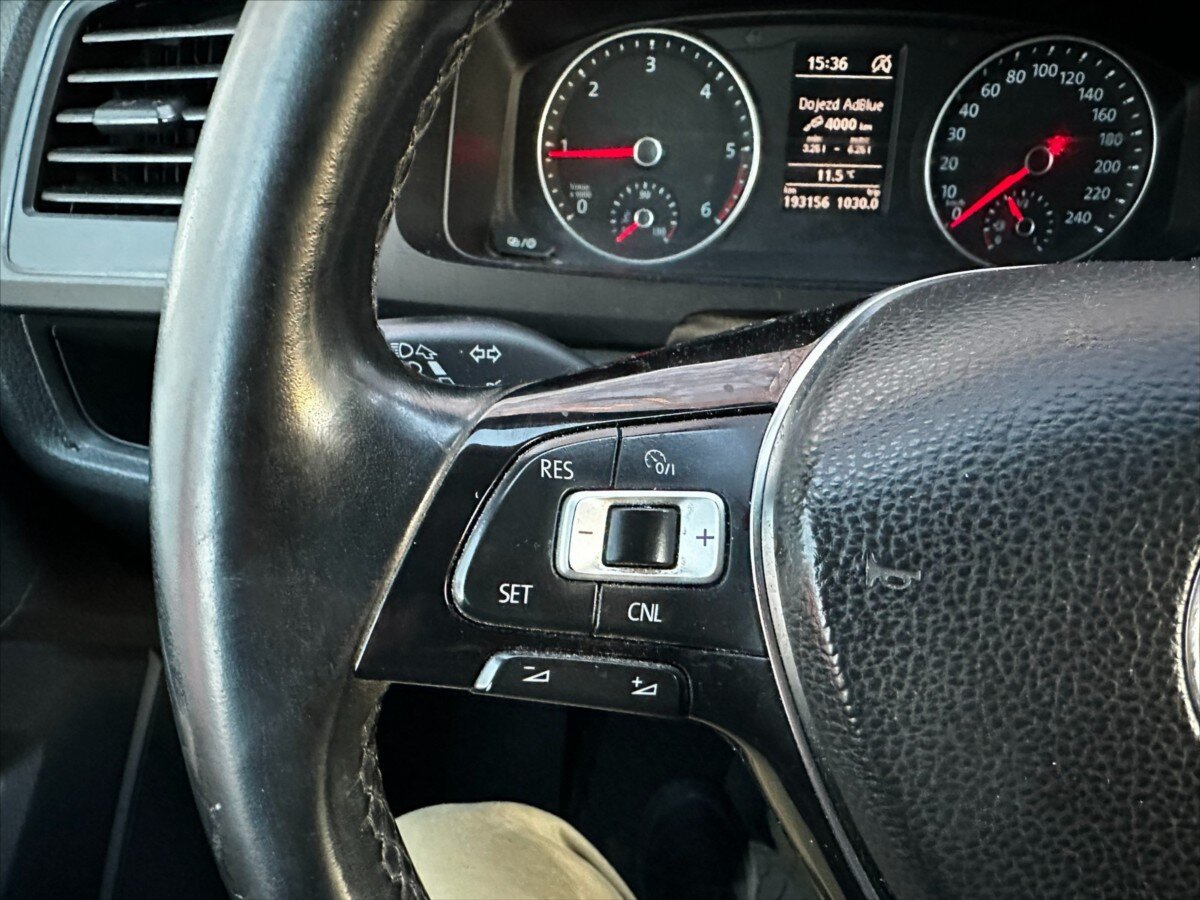 Volkswagen Caravelle Kombi 2,0 l 75 kw