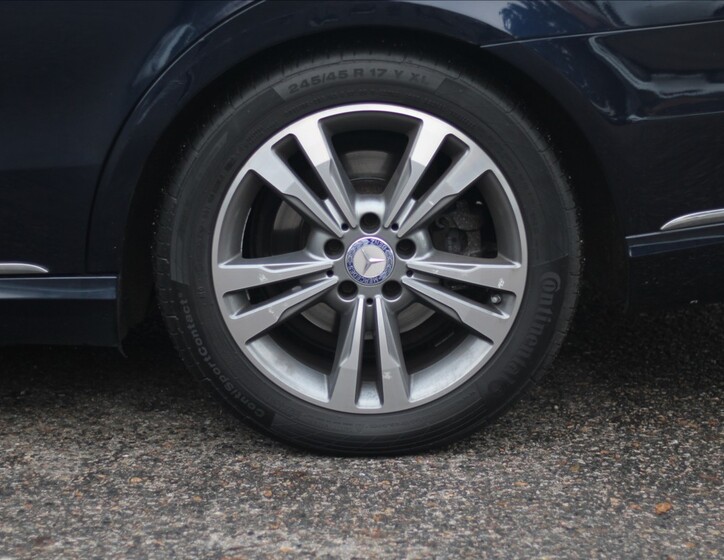 Mercedes-Benz Třídy E 9