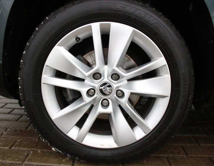 Škoda Karoq SUV 1,5 l 110 kw