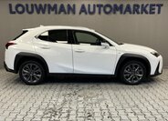 Lexus UX 300h Hatchback 2,0 l 146 kw