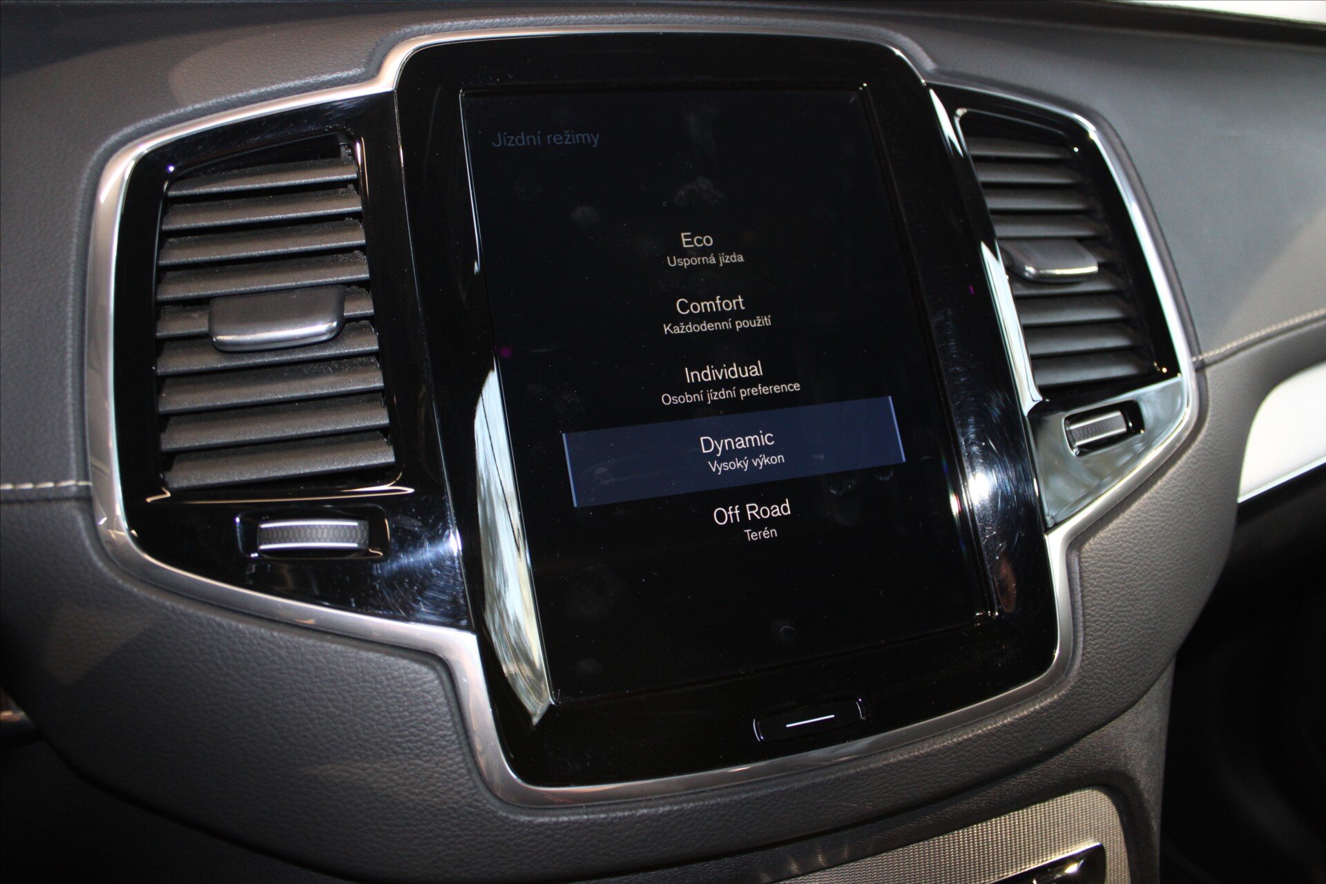 Volvo XC90 SUV / Terénní 2,0 l 173 kw