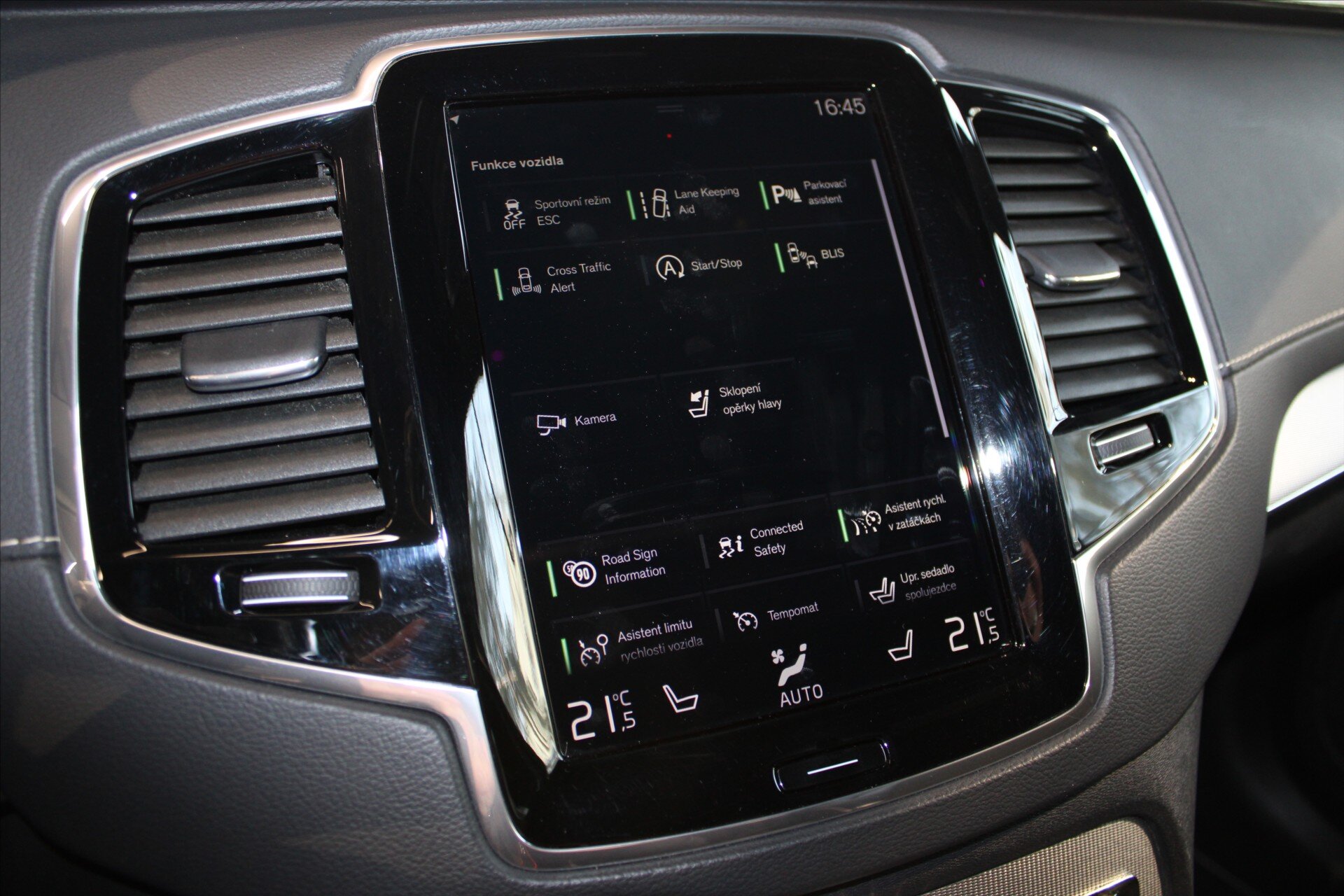 Volvo XC90 SUV / Terénní 2,0 l 173 kw