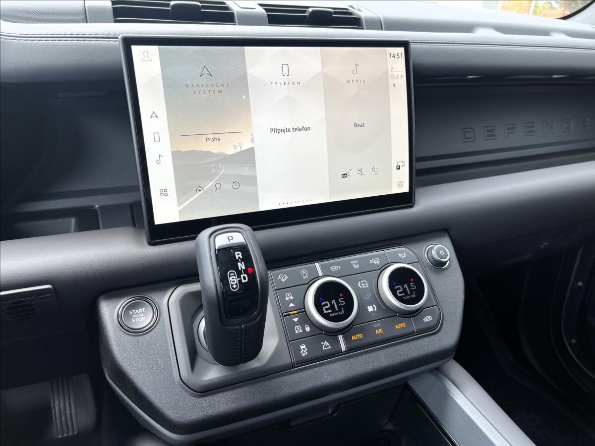 Land Rover Defender SUV 3,0 l 221 kw