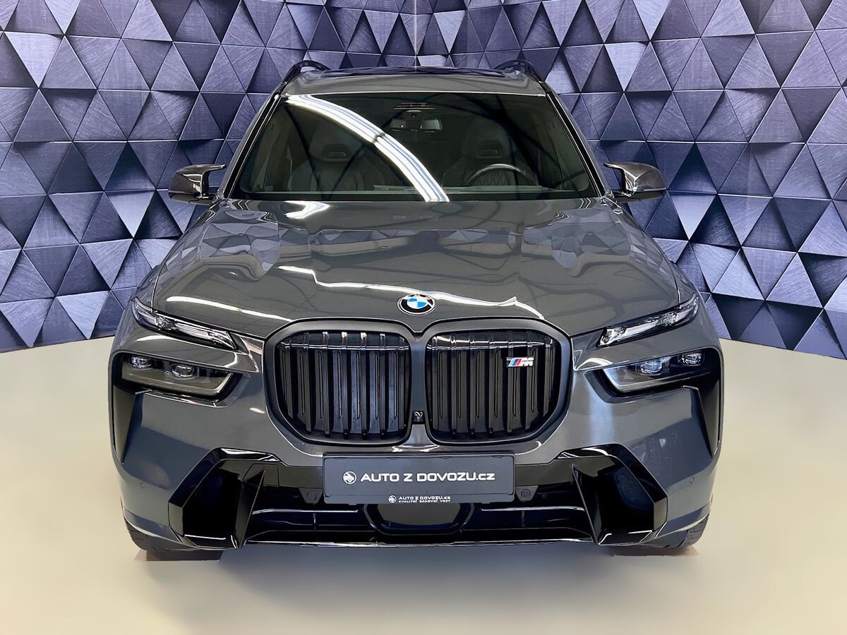 BMW X7 SUV / Terénní 4,4 l 390 kw